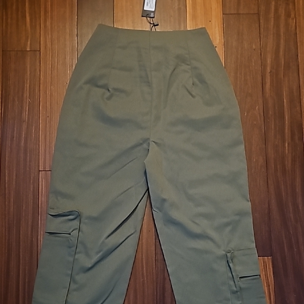 PrettyLittleThing Womans Green Cargo Pants - Picture 7 of 7